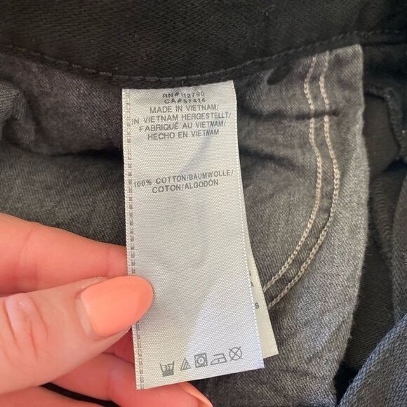 True Religion Ricky Flap Straight Black Jean Short Size 34 - Picture 9 of 9